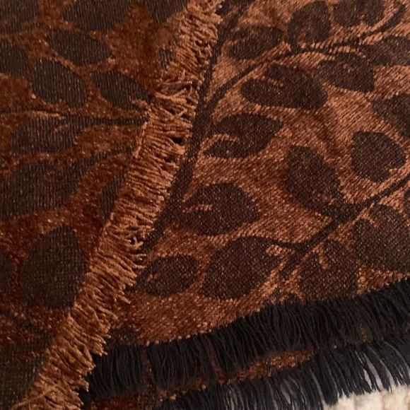 Velour scarf. Brown and black leaf pattern. Thick and soft. - Picture 2 of 3